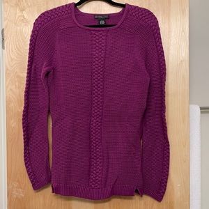 Design History, Size Large, Sweater